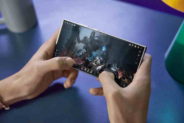 Samsung Galaxy S24 Ultra resmi olarak tanıtıldı.  7 yıllık güncelleme, yapay zeka, titanyum, Snapdragon 8 Gen 3, 5000 mAh, 45 W ve geliştirilmiş 200 MP kamera