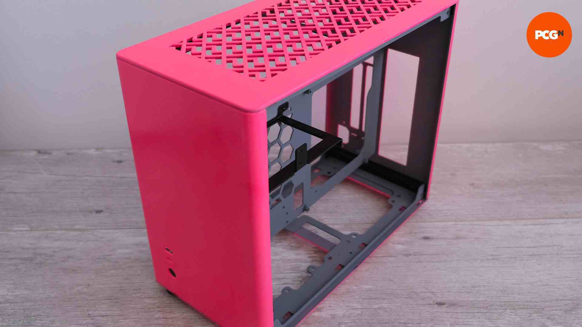 PC kasanızı nasıl boyayabilirsiniz: Kasayı yeniden birleştirin