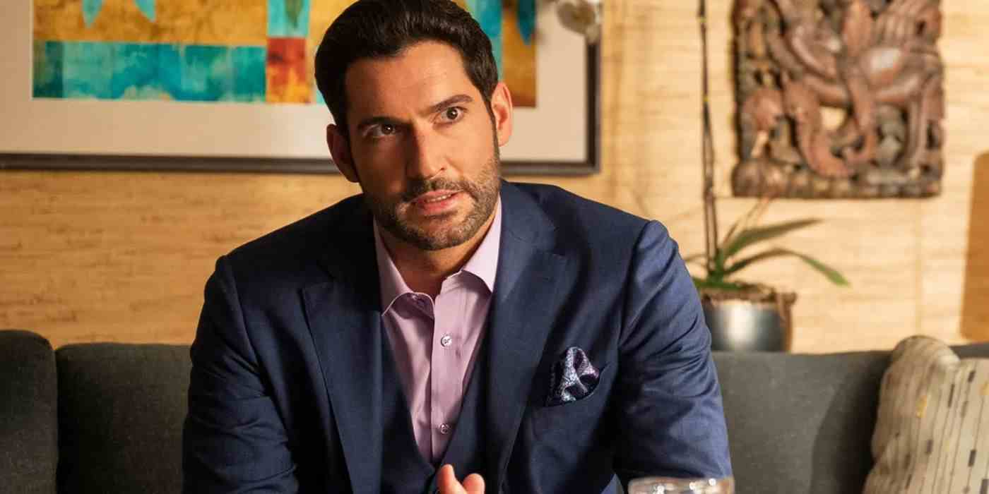 Tom Ellis, Lucifer'de kanepede oturan ve takım elbise giyen baş kahraman rolünde