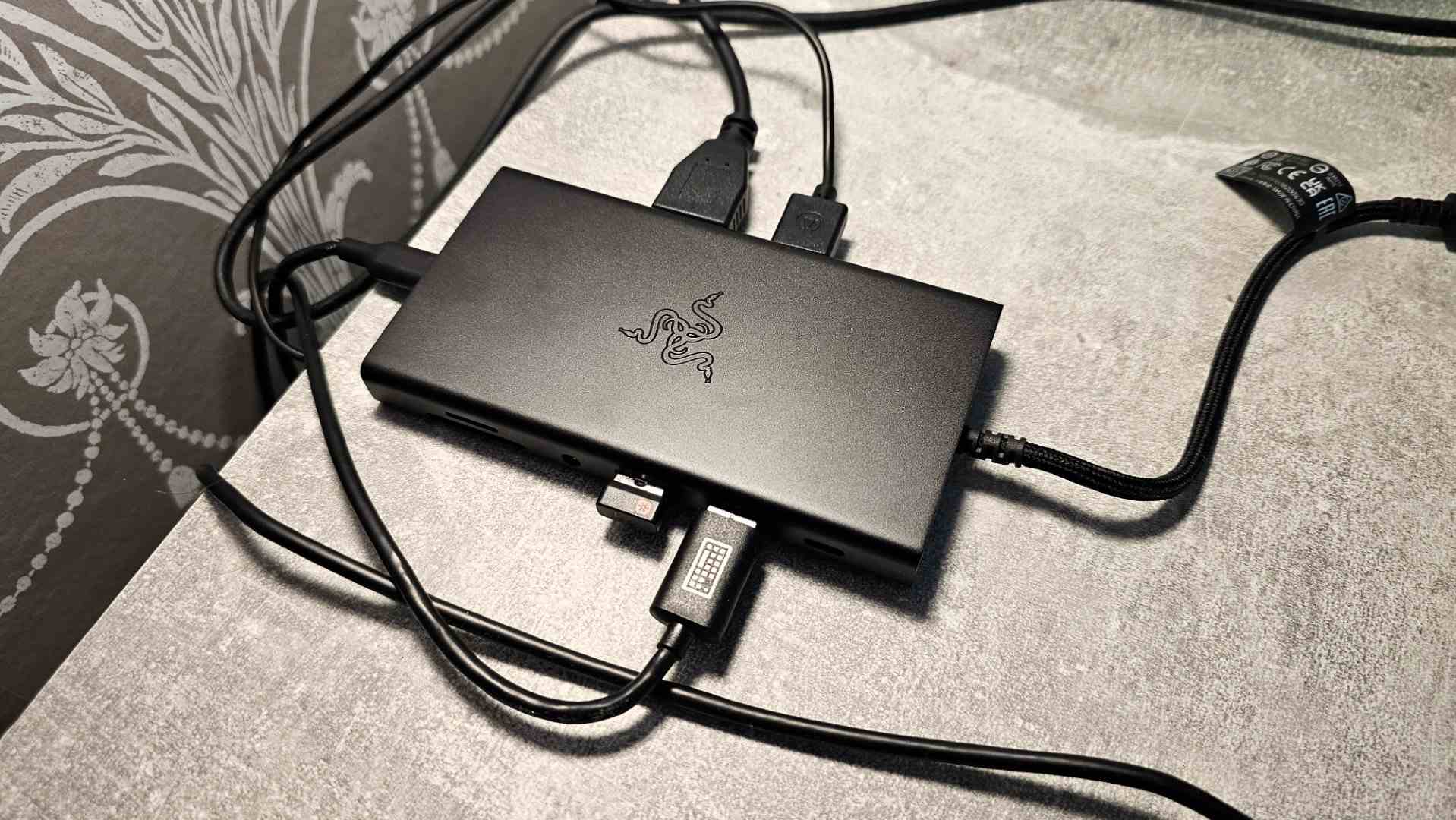 Razer USB-C Bağlantı İstasyonu