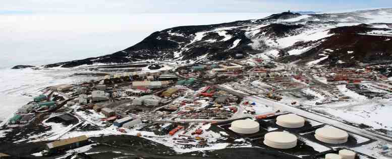 Observation Hill'den McMurdo İstasyonu