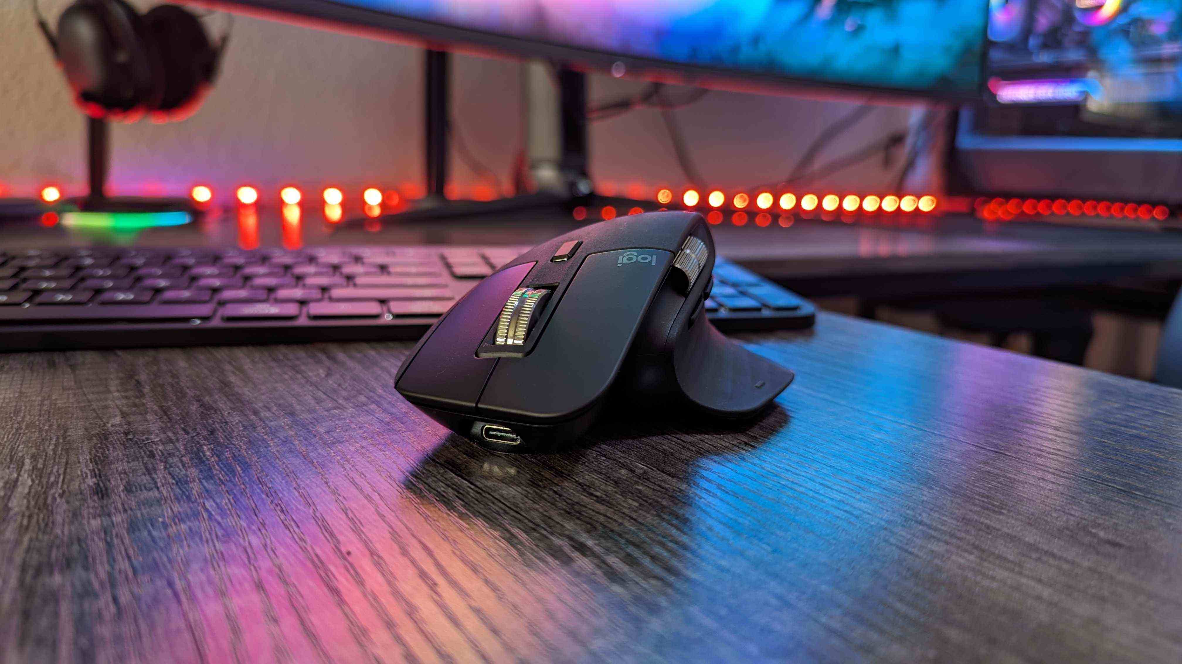 Logitech MX Master 3S kablosuz farenin görüntüsü.