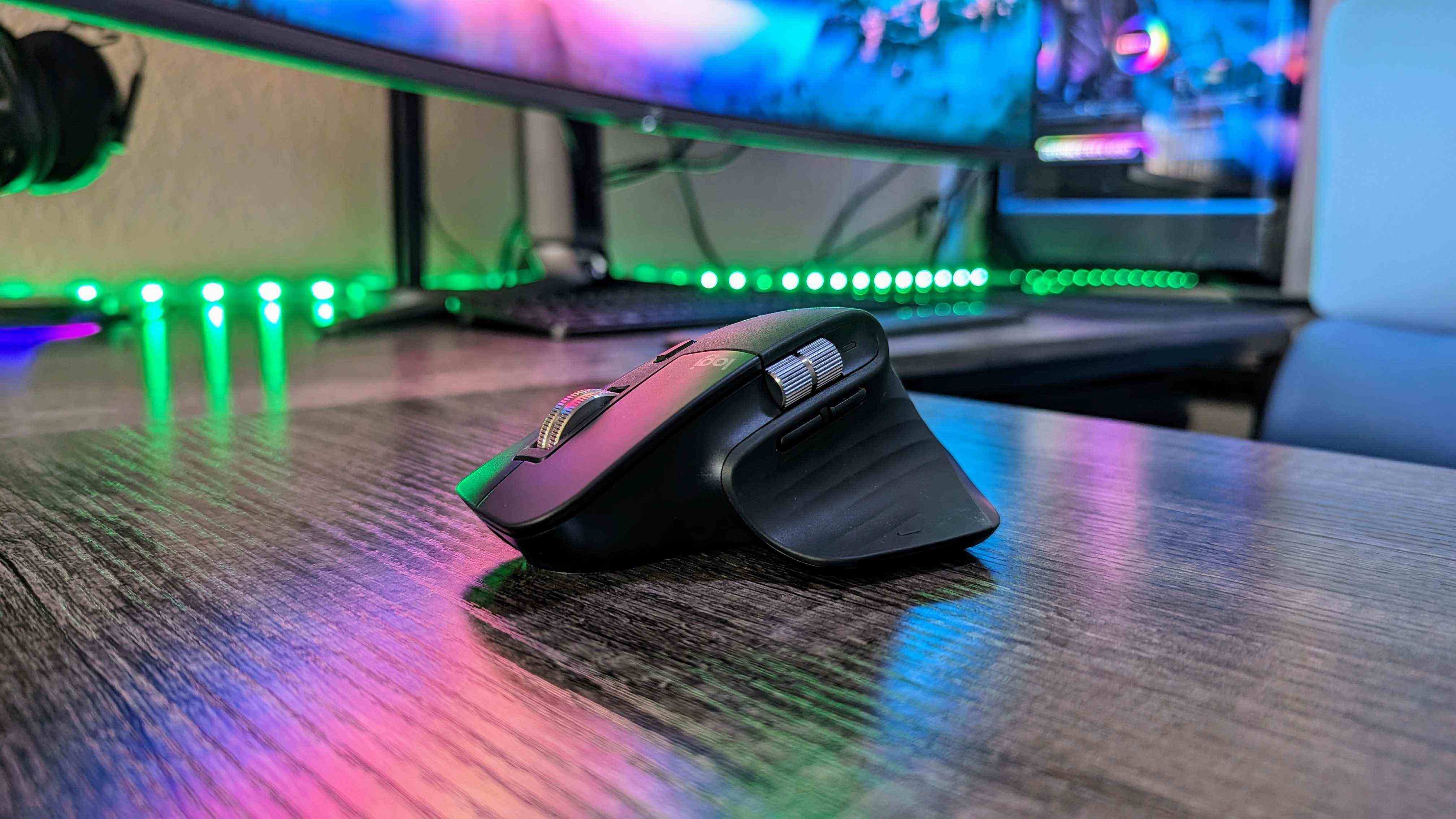 Logitech MX Master 3S kablosuz farenin görüntüsü.