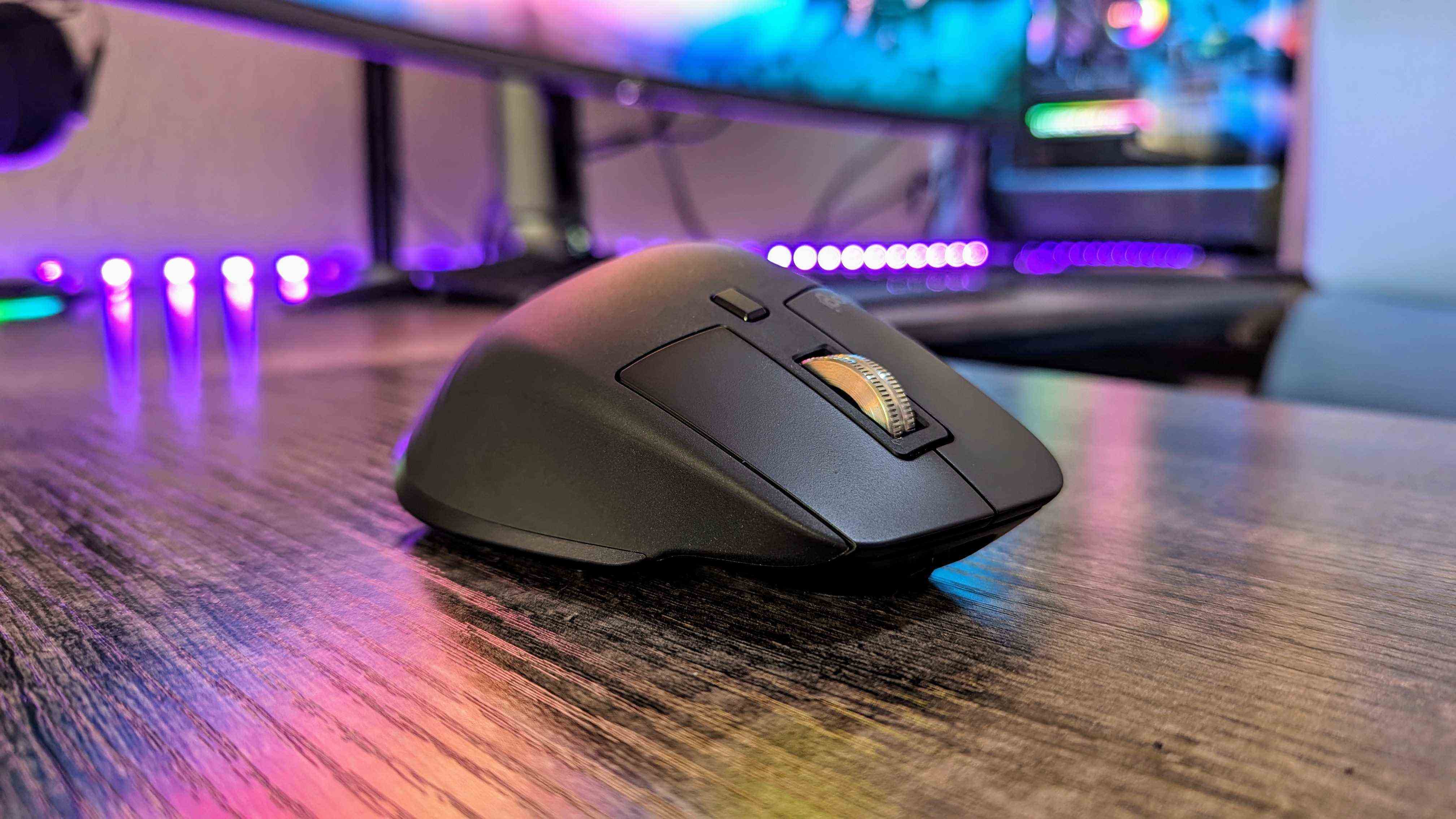 Logitech MX Master 3S kablosuz farenin görüntüsü.