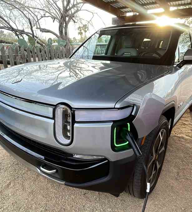 Rivian R1S EV şarjı