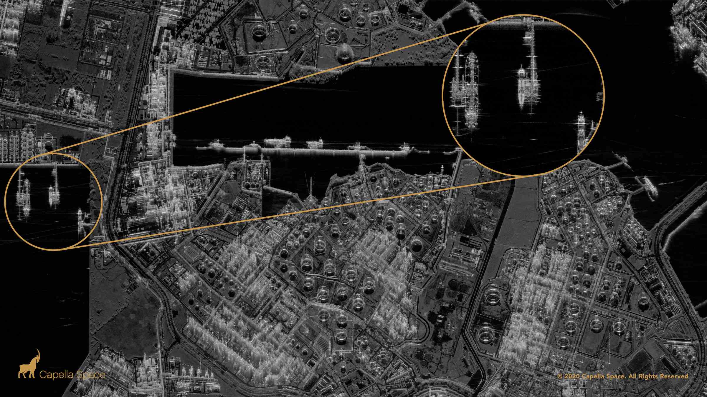 Capella'nın Singapur'daki bir ExxonMobil rafineri tesisini yakalayan yüksek çözünürlüklü 'Spot' görüntülerinin bir örneği.