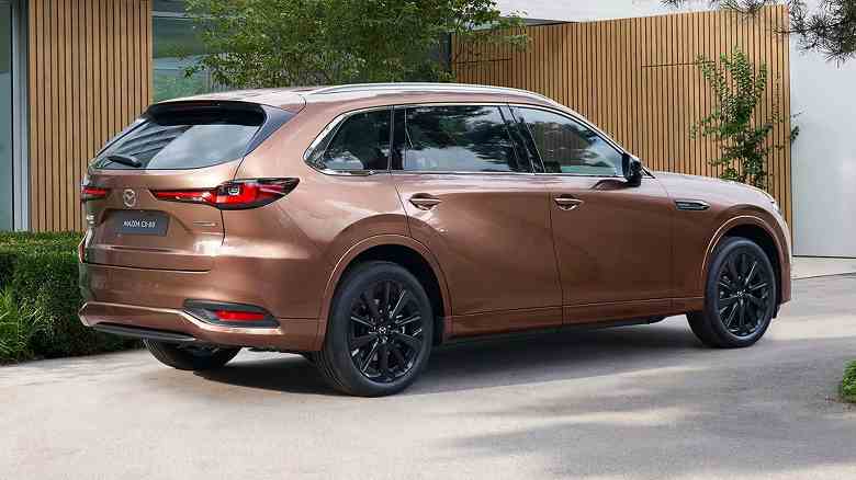 5 metre uzunluk, 7 koltuk, 327 hp, dört tekerlekten çekiş ve 8 vitesli otomatik şanzıman.  Amiral gemisi crossover Mazda CX-80 tanıtıldı