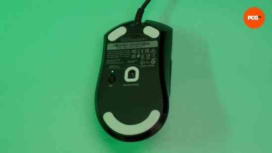 razer deathadder v3 incelemesi 04 alt kısım