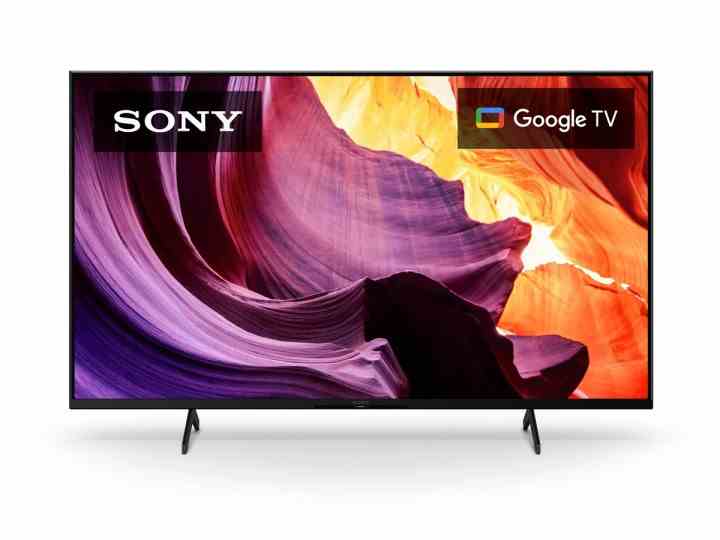 Beyaz arka planda Sony 50 inç X80K 4K TV.