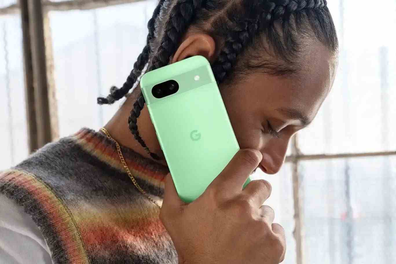 Taze Aloe renginde Pixel 8a (Resim Kredisi – Google) - Google, Pixel 8a lansmanıyla Apple'ın gök gürültüsünü çalmaya çalıştı mı?