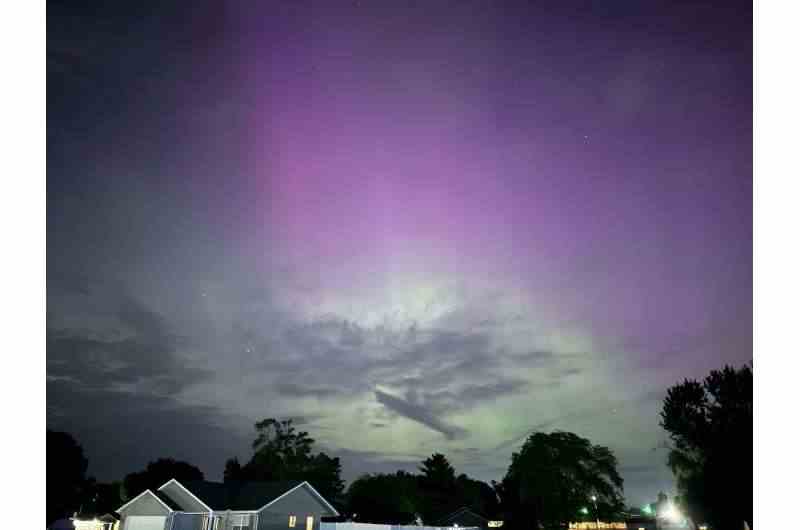 10 Mayıs 2024'te jeomanyetik fırtına sırasında Amerika Birleşik Devletleri'nde Ohio üzerinde bir aurora görüldü