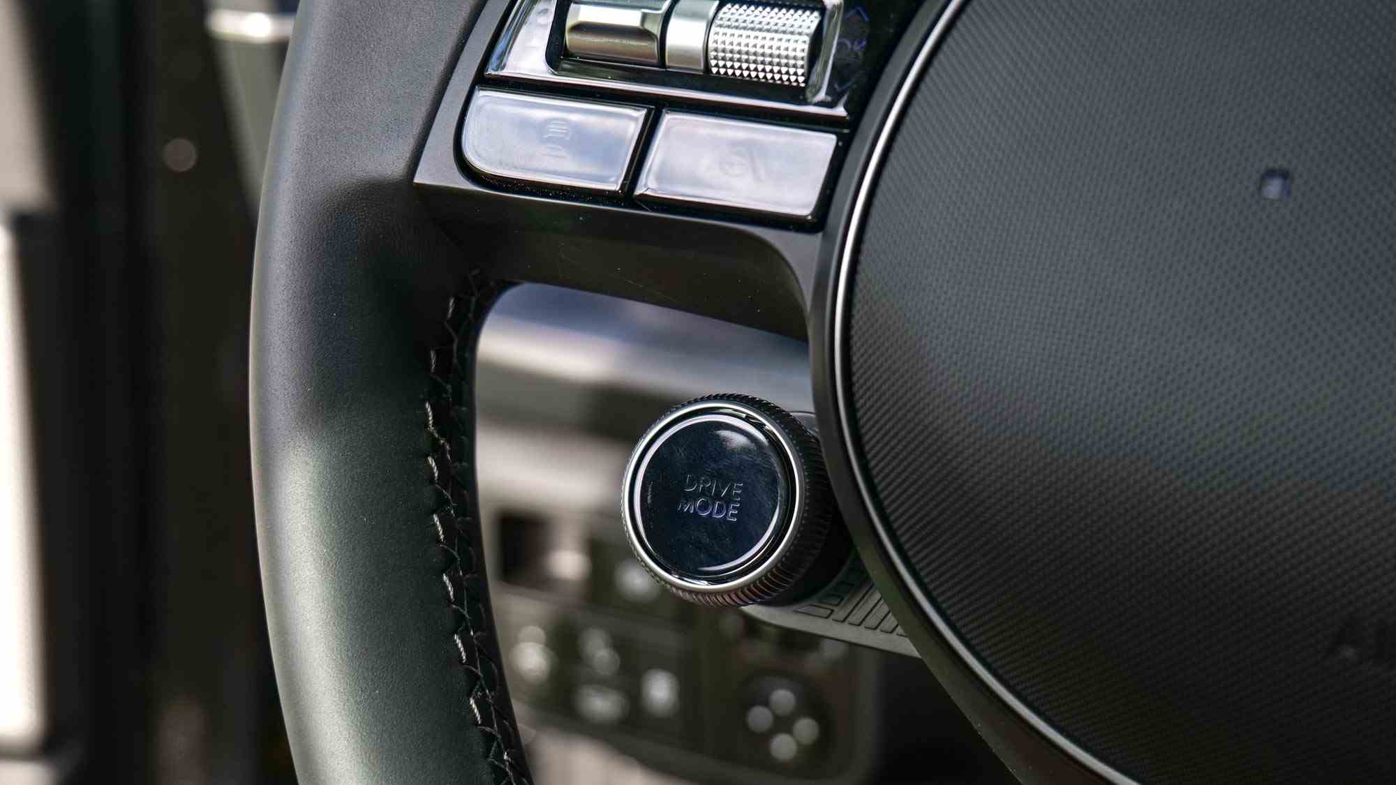 Hyundai Ioniq 6 SE RWD (2024) üzerindeki Sürüş Modu düğmesinin yakından görünümü.