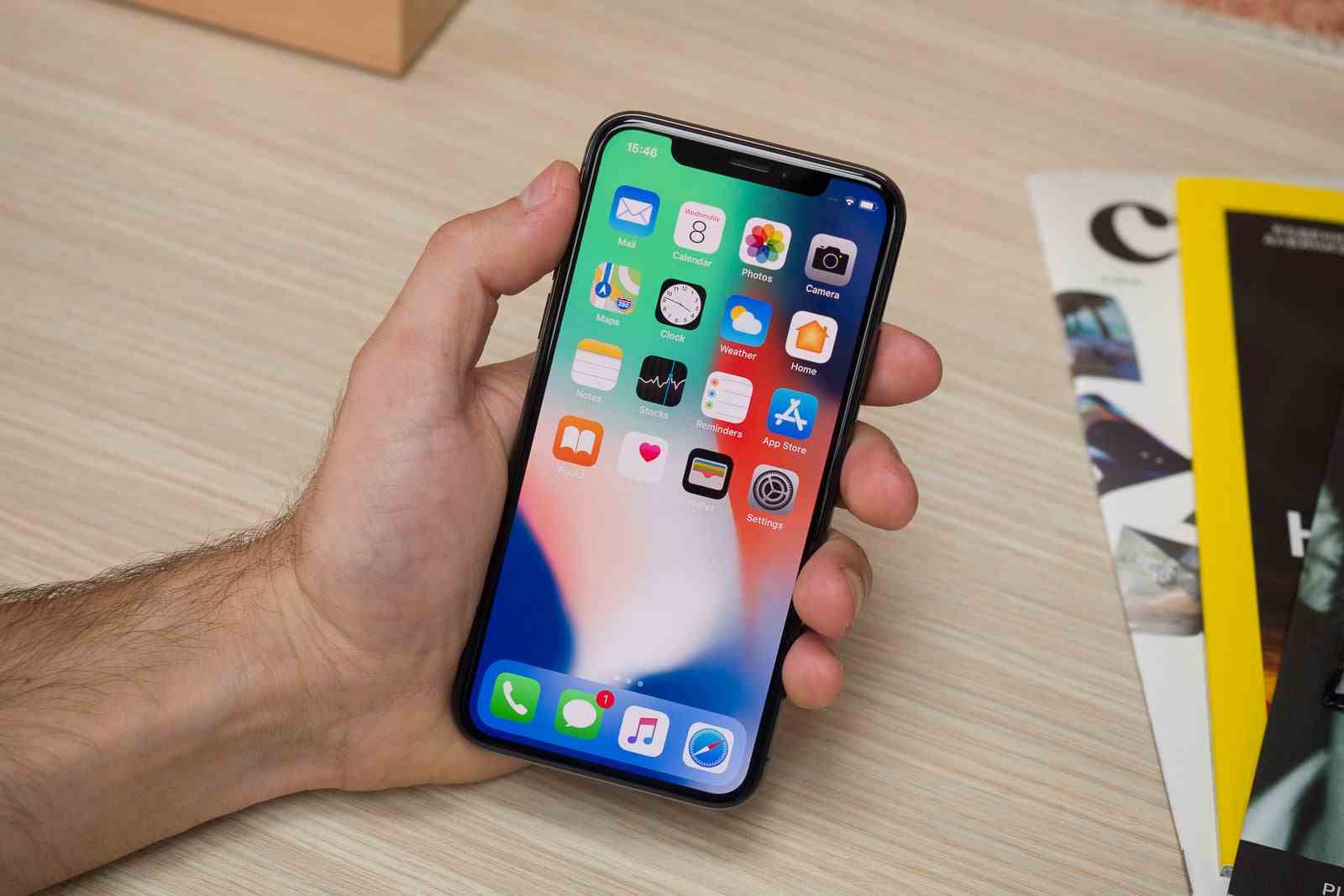 iPhone X (Resim Kaynağı - PhoneArena) - Yeni bir iPhone Slim mi yoksa gelecek yıl daha ince bir iPhone 17 Pro Max mi beklemeliyiz?