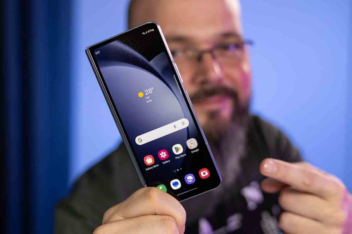 Şaşırtıcı yeni söylentiler, Samsung Galaxy Z Fold 6 Slim'in 2024'ün 4. çeyreğinde 'daha büyük ekran' ile piyasaya çıkacağını söylüyor.
