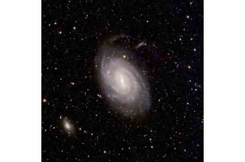 Yaklaşık 30 milyon ışıkyılı uzaklıktaki sarmal gökada NGC 6744, Samanyolu'na benzer