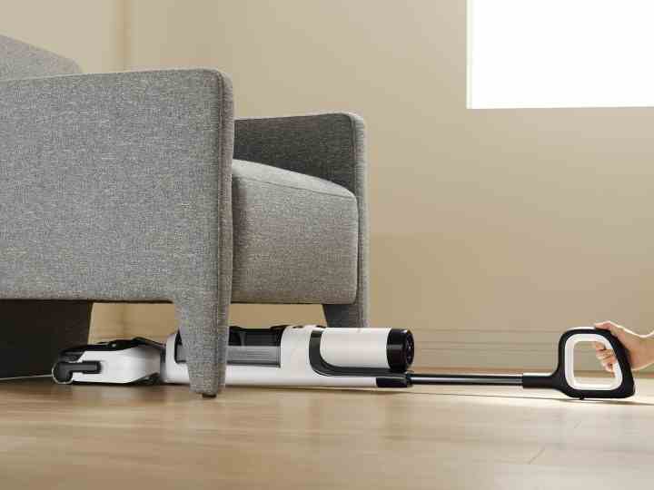 Tineco Floor One Stretch S6180° Lay-Flat tasarımlı sandalye altı