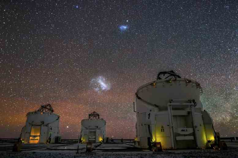 Macellan Bulutları ESO VLT Yardımcı Teleskoplar