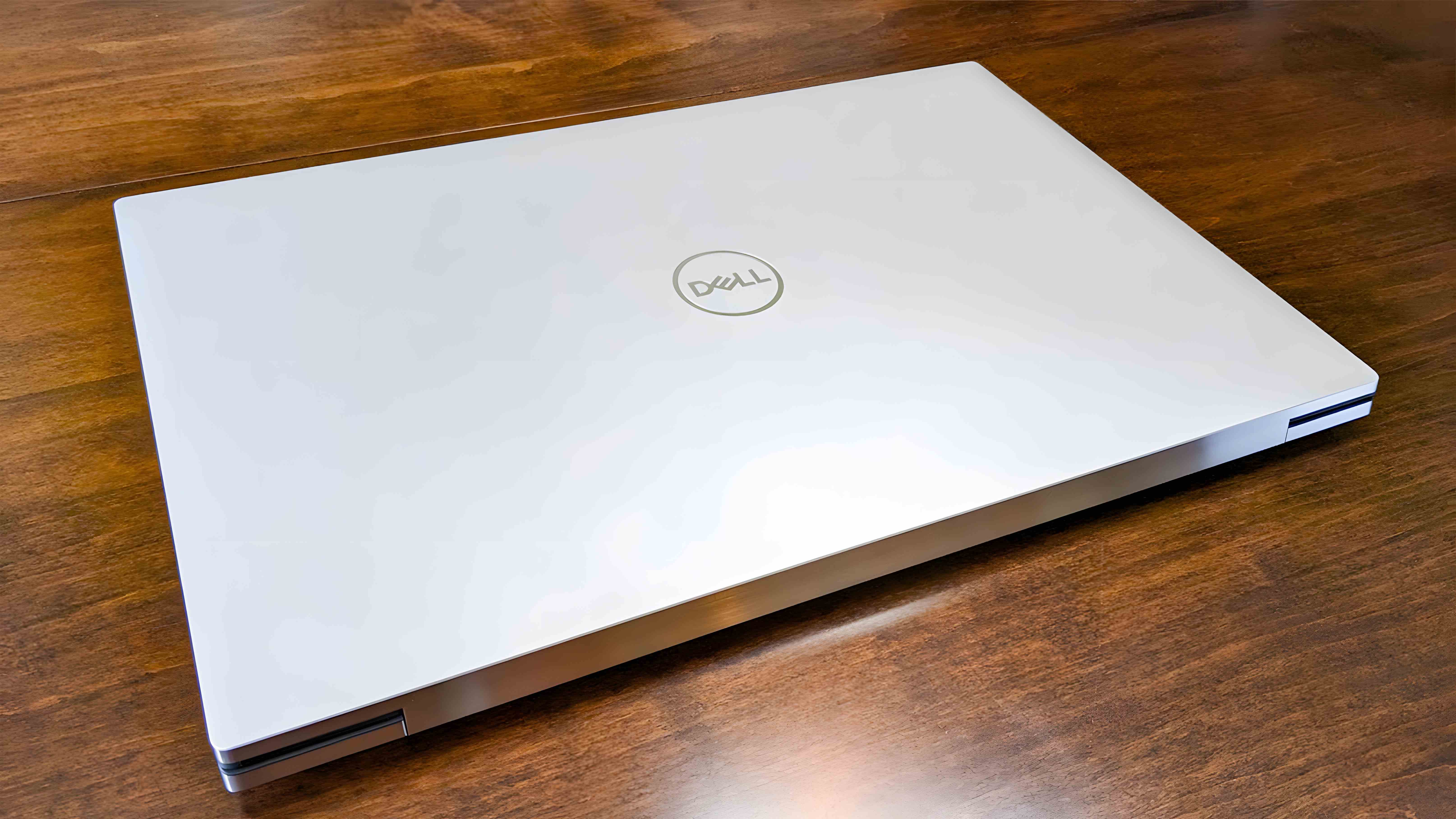 Dell XPS 17 (9730) kapatıldı.